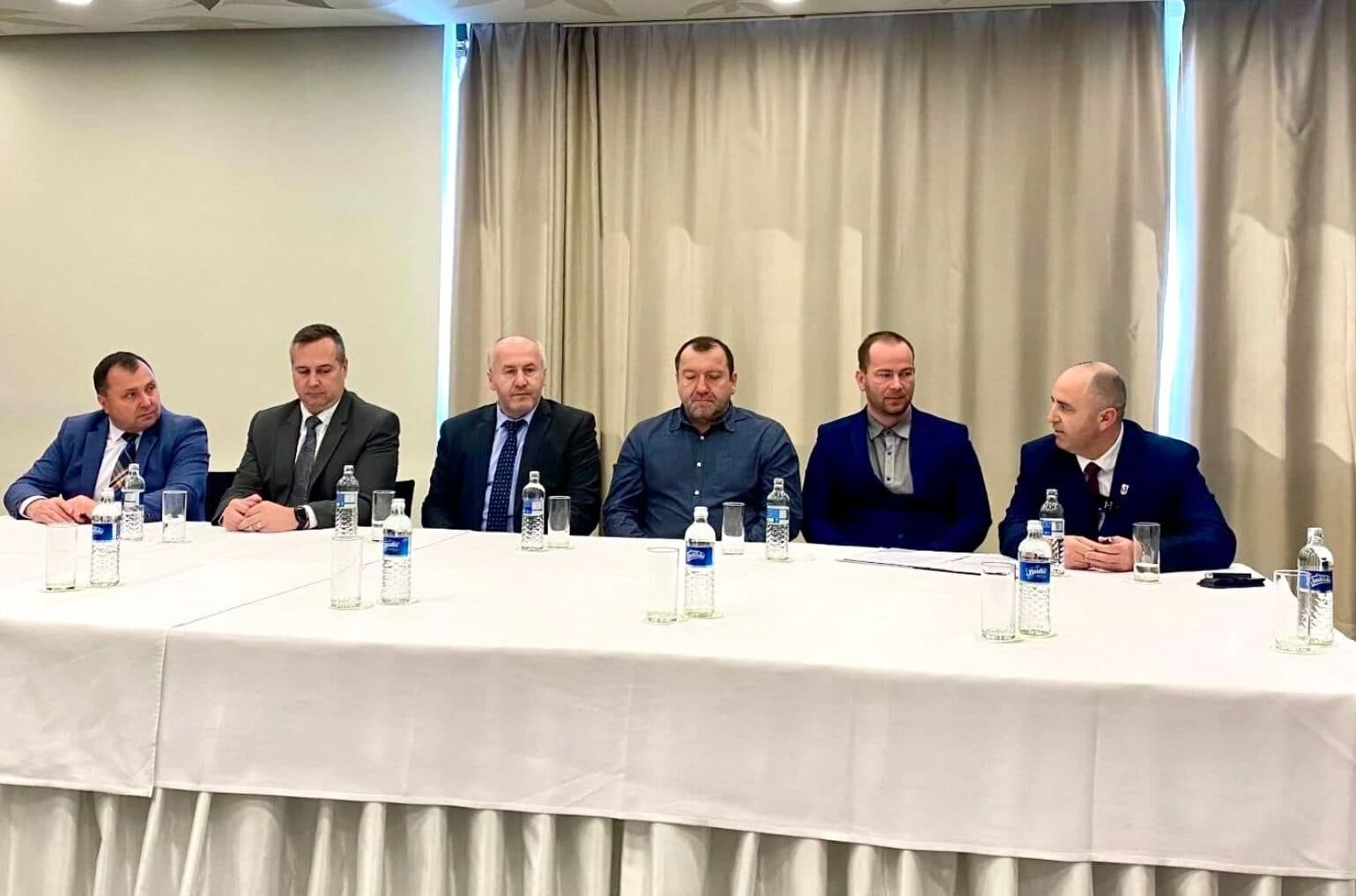 Primátori a starostovia podpísali Revúcku výzvu. Jej cieľom je garancia ochrany slovenskej vody