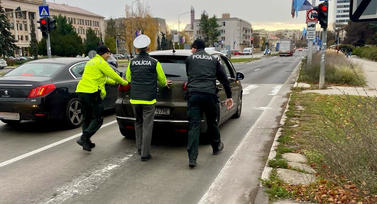 POMÁHAŤ A CHRÁNIŤ! Polícia pomáha občanom aj v krízových situáciách