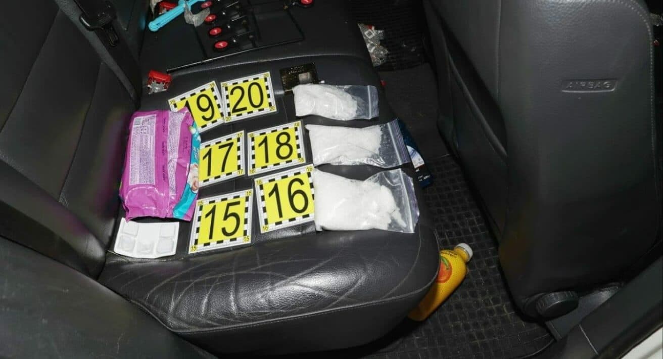 DROGOVÁ RAZIA V KOŠICIACH! Polícia zadržala dílerku a jej komplica (FOTO)