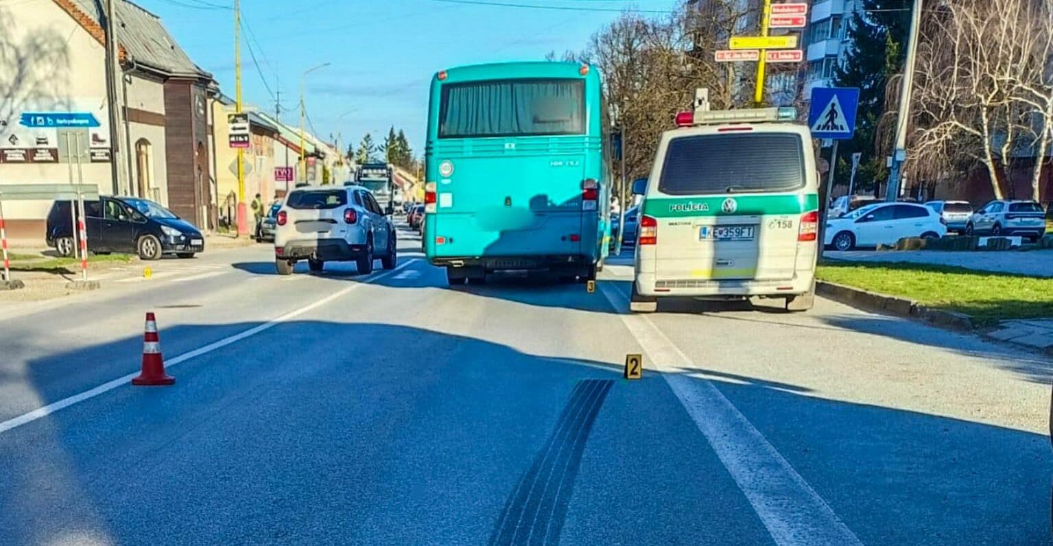 Záchranársky vrtuľník zasahoval pri dvoch nehodách v Košickom kraji (FOTO)