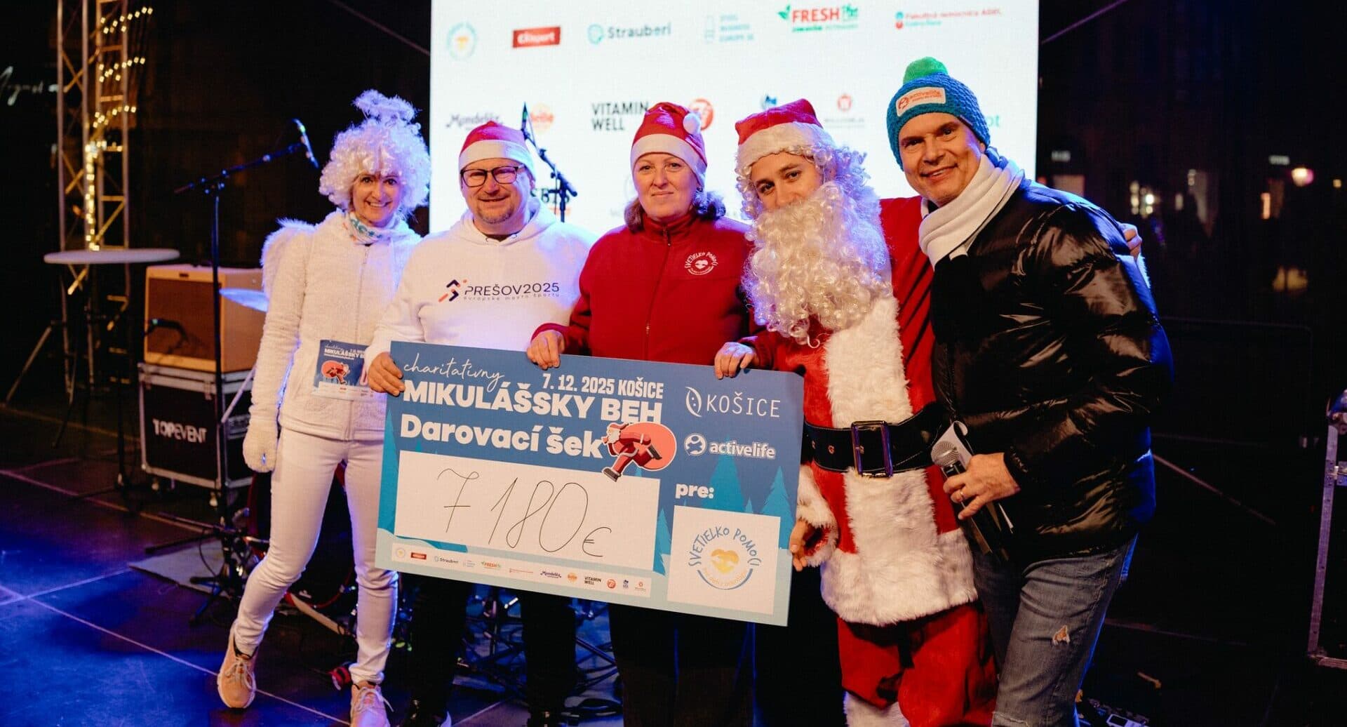 Mestom Košice bežali Mikuláši, pomohli dobrej veci (FOTO)