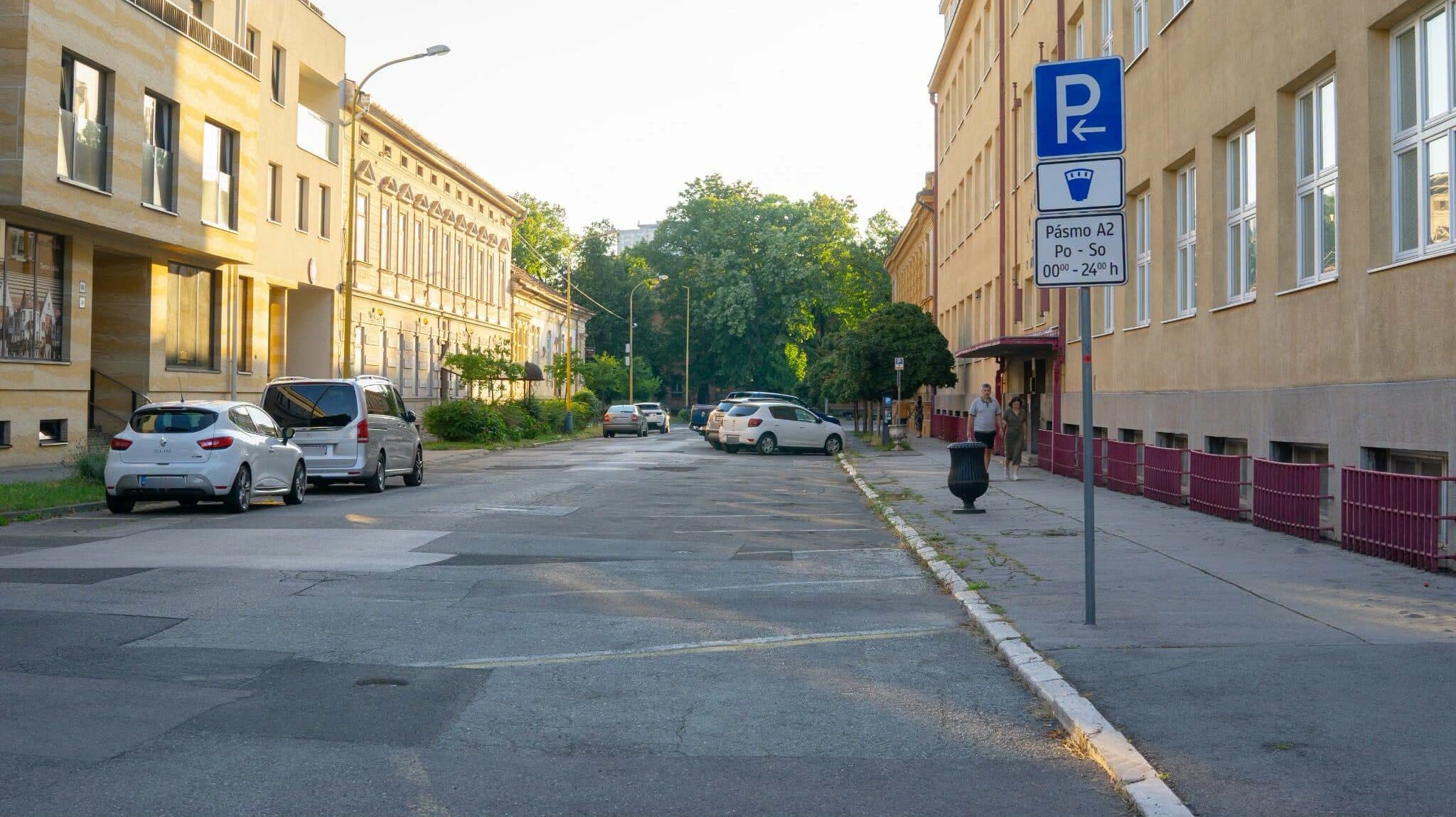 Fotografia k článku V pondelok sa začne obnova ciest a chodníkov, prinesie dopravné obmedzenia