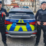 Keď ide o sekundy! Policajný doprovod v Michalovciach pomohol tehotnej mamičke