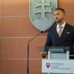 ŠUTAJ EŠTOK: Peniaze od štátu majú dostať len parlamentné politické strany