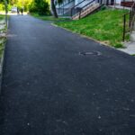 Mesto Košice opravilo na Sídlisku Ťahanovce ďalšie úseky chodníkov (FOTO)