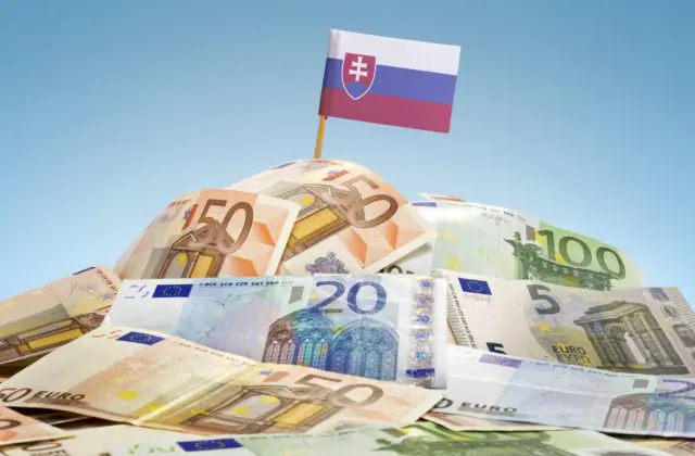 Slovenská ekonomika bude v druhom štvrťroku stagnovať, odhaduje RRZ