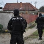 Polícia zasahovala vo Veľkej Ide. Na agresívny dav museli použiť VAROVNÉ VÝSTRELY!