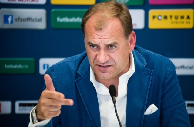 Tréner Weiss by na štadióne Slovana rád videl hrať európske veľkokluby, novej výzvy sa nebojí