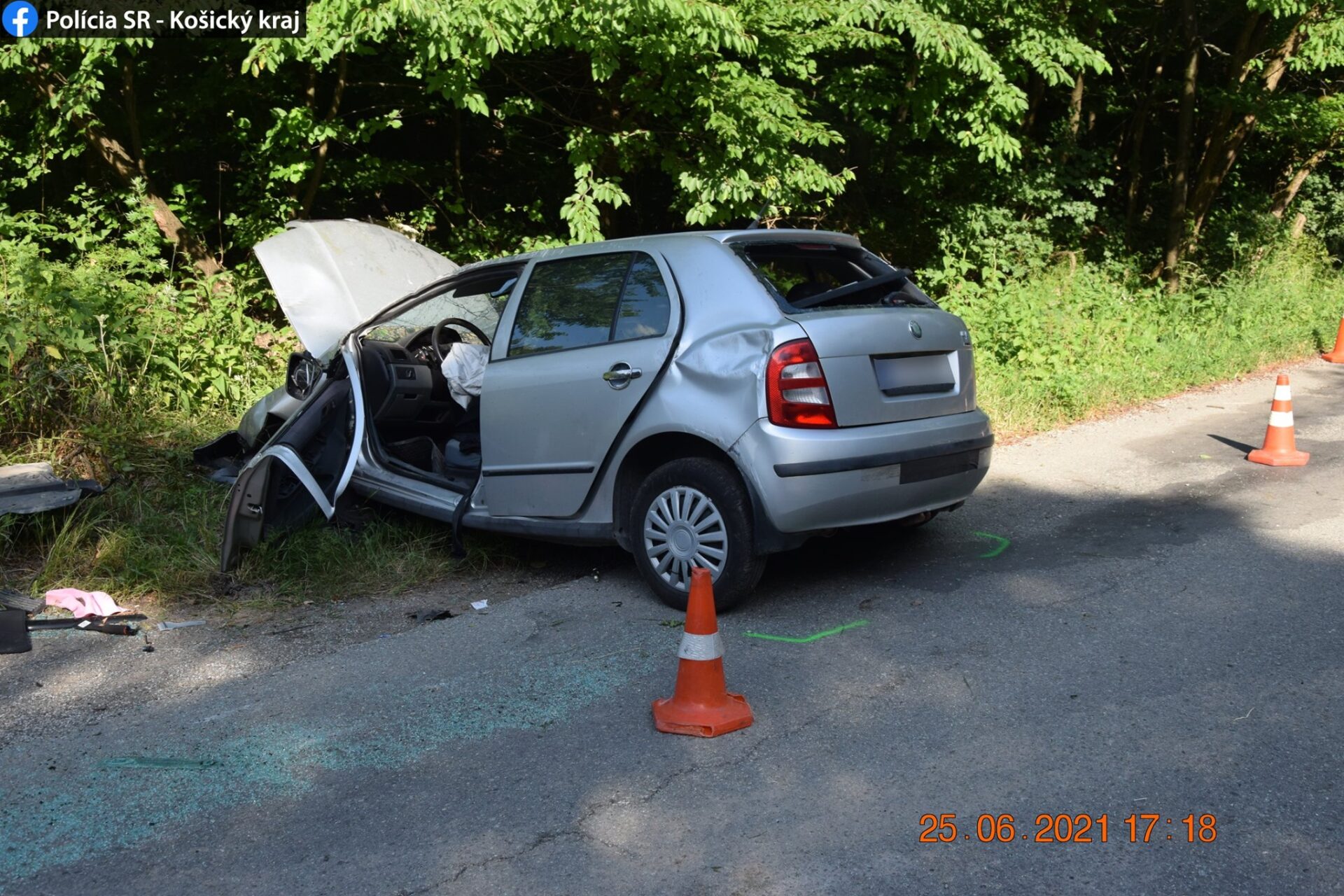 Muž pri dopravnej nehode utrpel ťažké zranenia (foto)