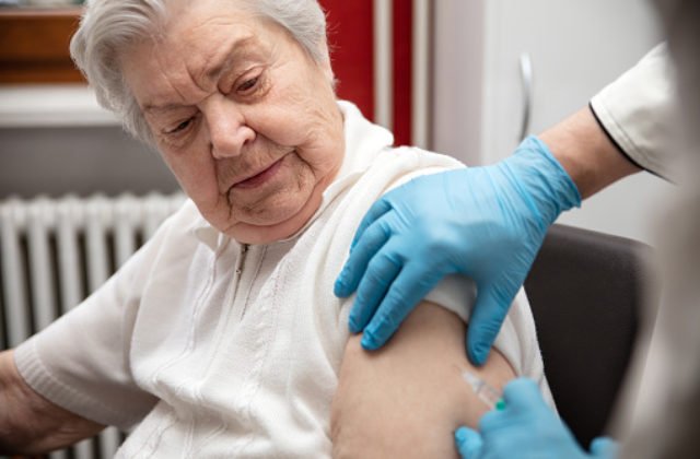 Košický kraj posilnil očkovanie v teréne, výjazdové očkovacie jednotky podali už 8 700 vakcín