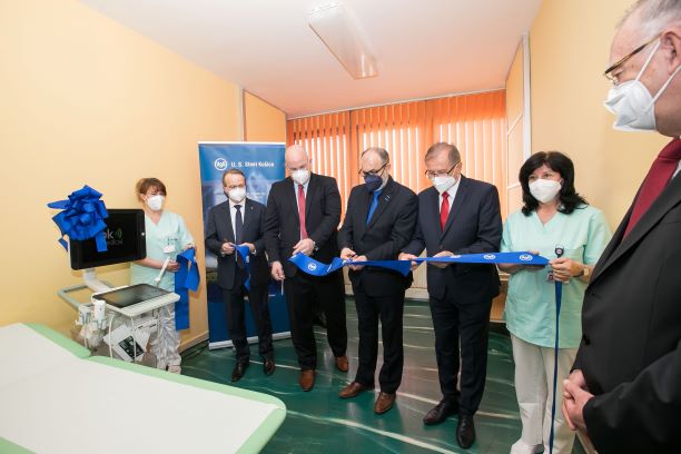 Na Urologickej klinike UNLP Košice pribudli dva nové prístroje (foto)