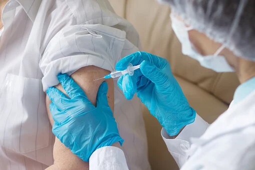 KSK plánuje otvoriť očkovacie centrá vo farnostiach