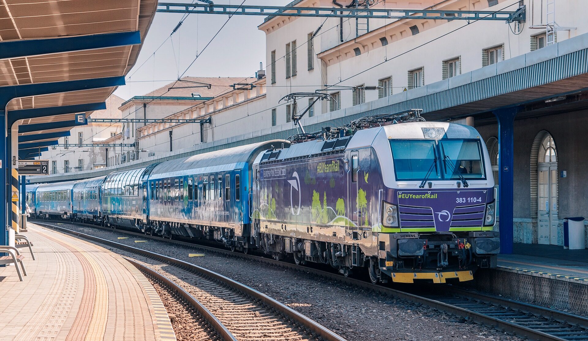 Špeciálny európsky expres na zastávke v Košiciach pripomína výhody vlakov