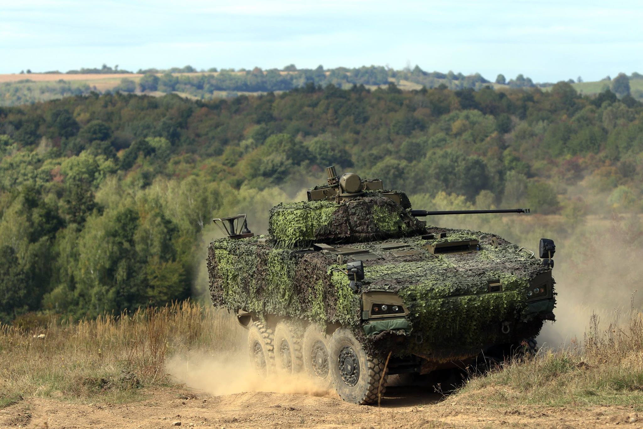Osem krajín prejavilo záujem zapojiť sa do obstarávania bojových obrnených vozidiel