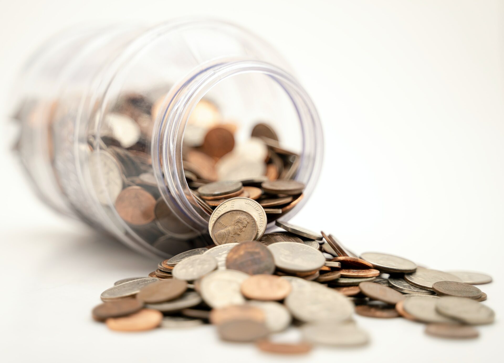 Zväz obchodu prosí spotrebiteľov, aby nenosili veľké objemy drobných mincí do predajní