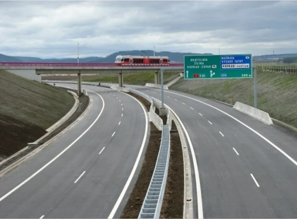Národná diaľničná spoločnosť podpísala zmluvu na výstavbu časti úseku R2 pri Košiciach