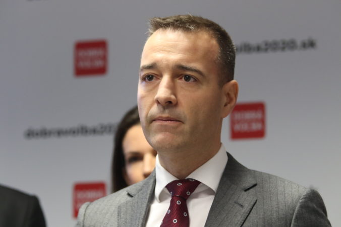 Drucker vyzval ministra zdravotníctva Lengvarského na odchod z funkcie