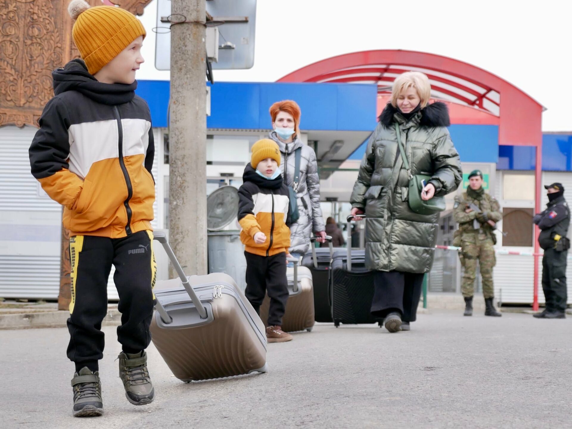 Pracoviská cudzineckej polície budú vybavovať iba cudzincov z Ukrajiny. Obmedzený režim platí do odvolania