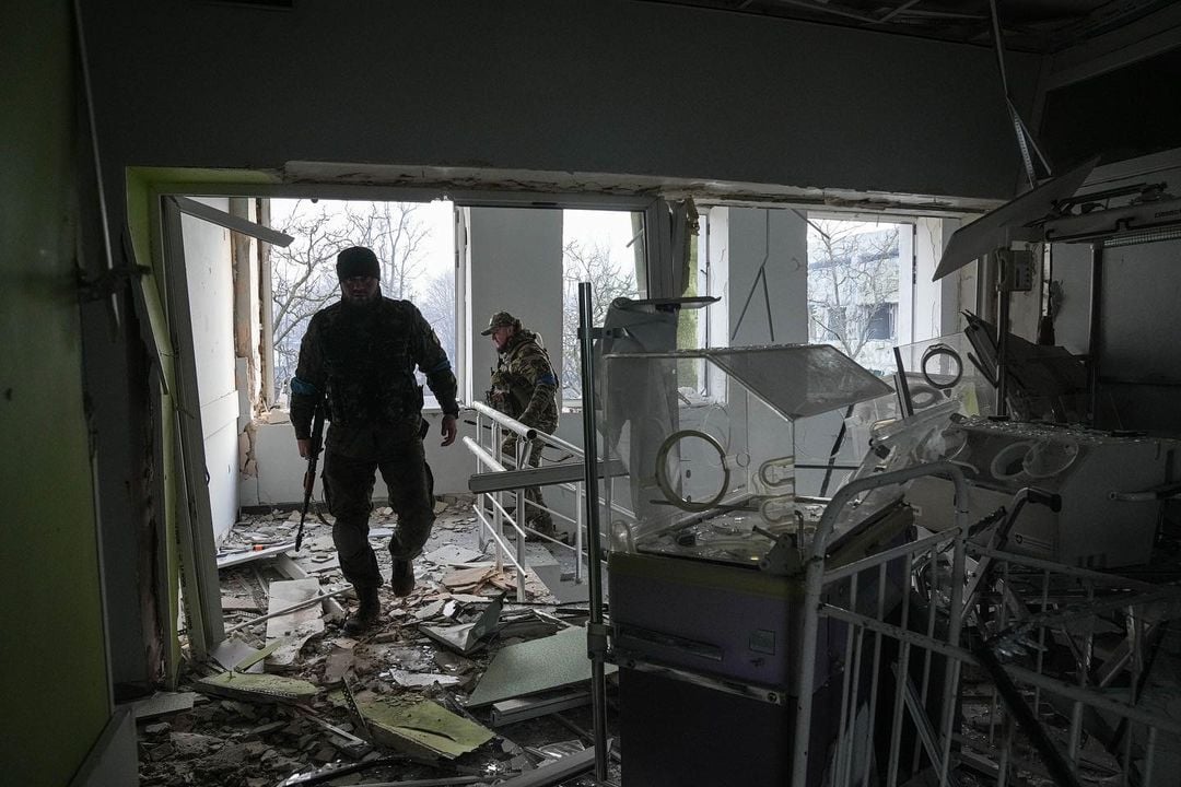 Spochybnenie bombardovania a počtu obetí v Mariupole, takýto hoax sa šíri sociálnymi sieťami