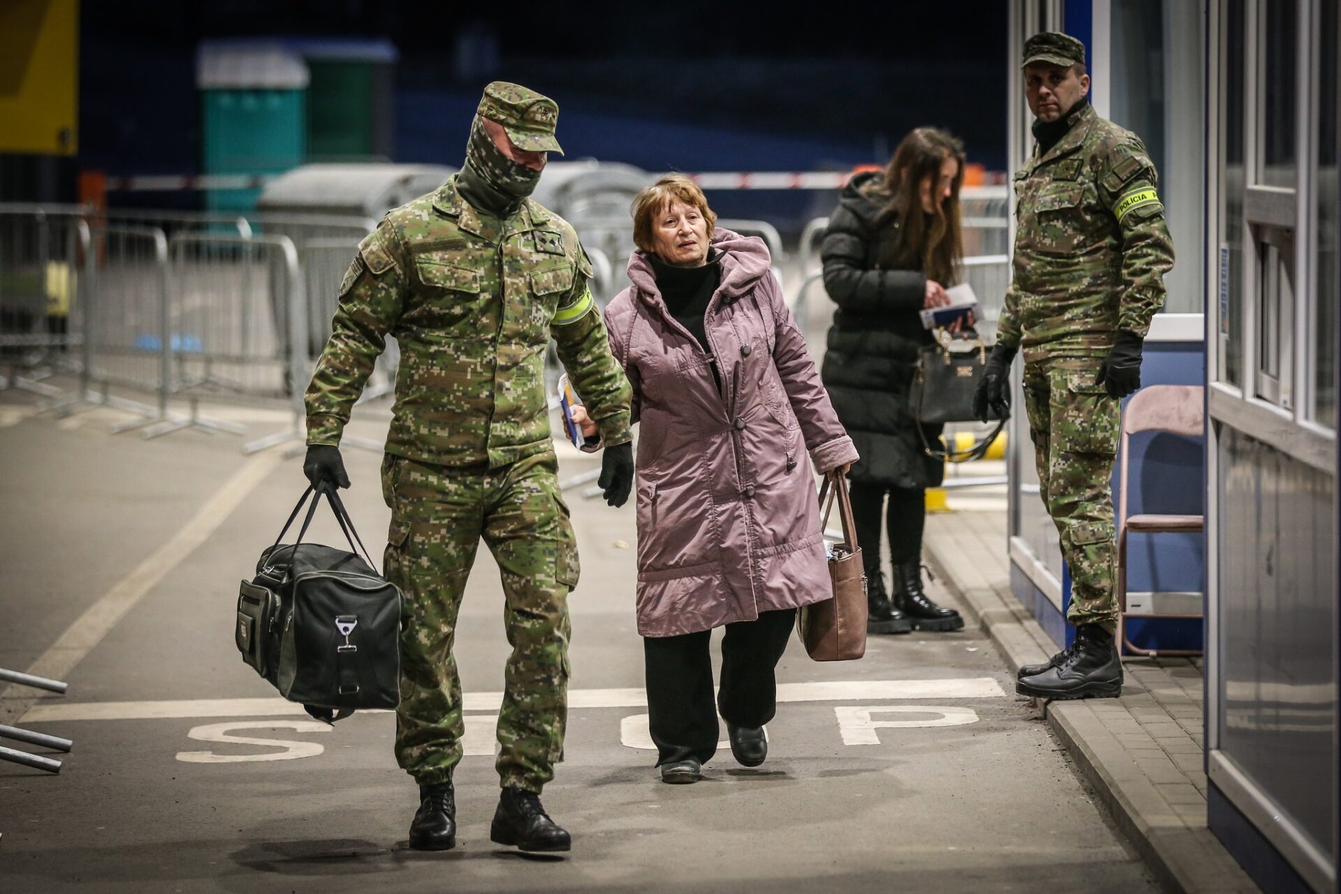 Slovensko-ukrajinské hranice na vstupe na Slovensko prekročilo v stredu viac ako 2800 osôb