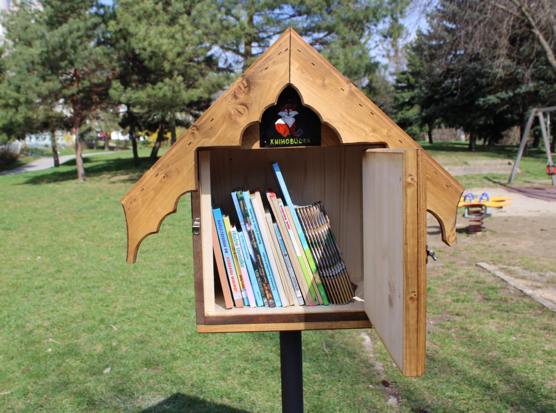 V Košiciach pribudli ďalšie knihobúdky s knihami pre deti. KDE ich nájdete? (FOTO)