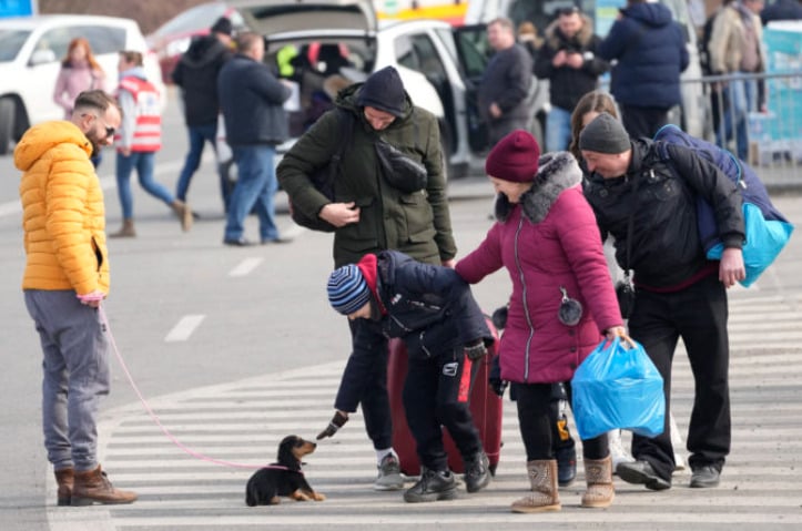 O dočasné útočisko v pondelok požiadalo 851 osôb, ktoré prekročili slovensko-ukrajinskú hranicu