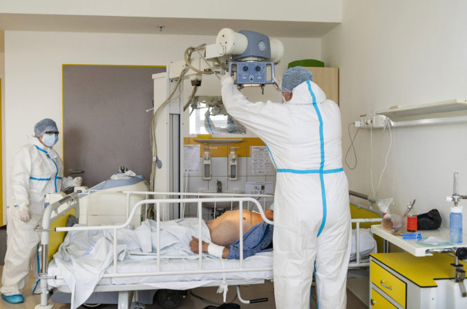 Slovenské nemocnice menia svoj režim, spôsob testovania aj podmienky vstupu