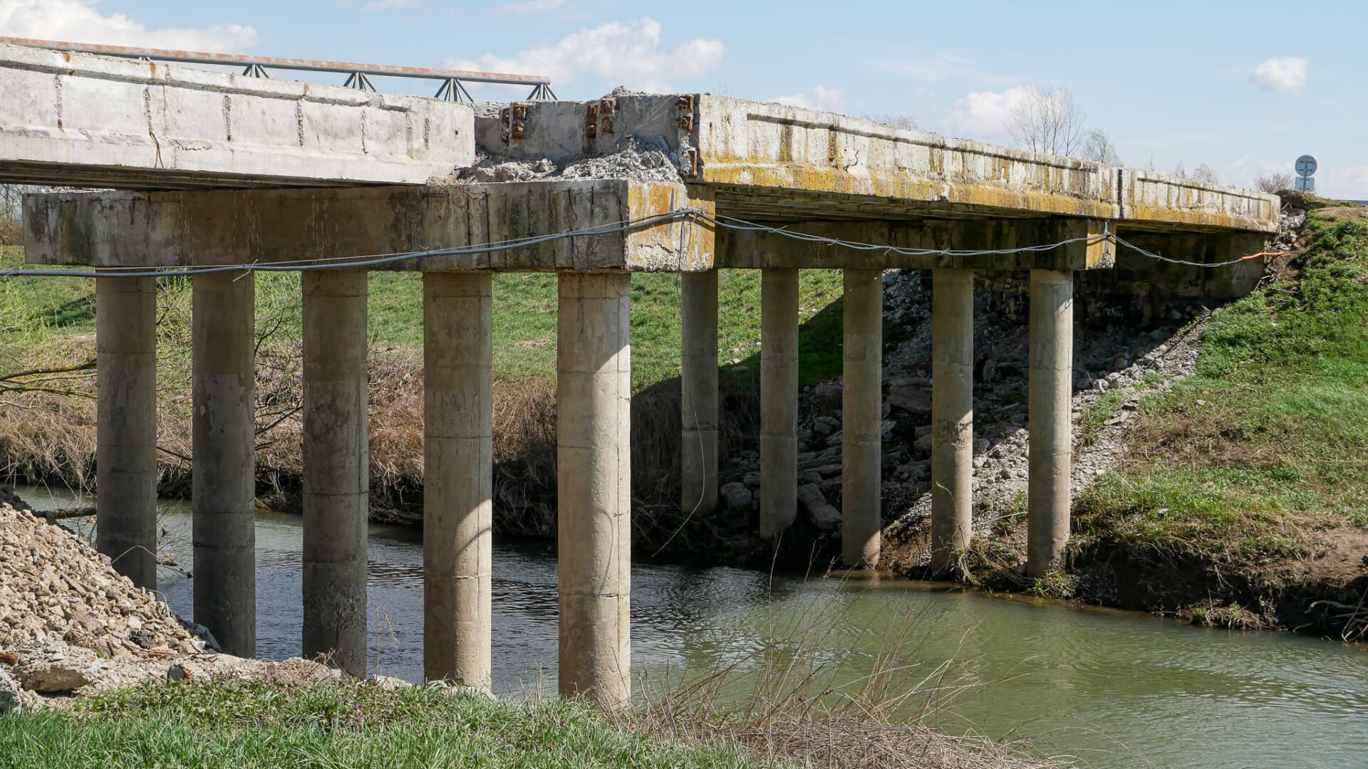 Košický kraj opraví most cez záchytný kanál pred obcou Záhor za takmer 990-tisíc eur (FOTO)