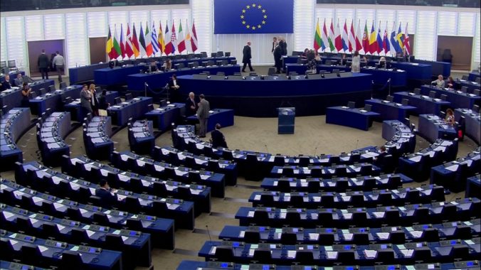 Europarlament otvoril cestu pre nové zdroje príjmov únie