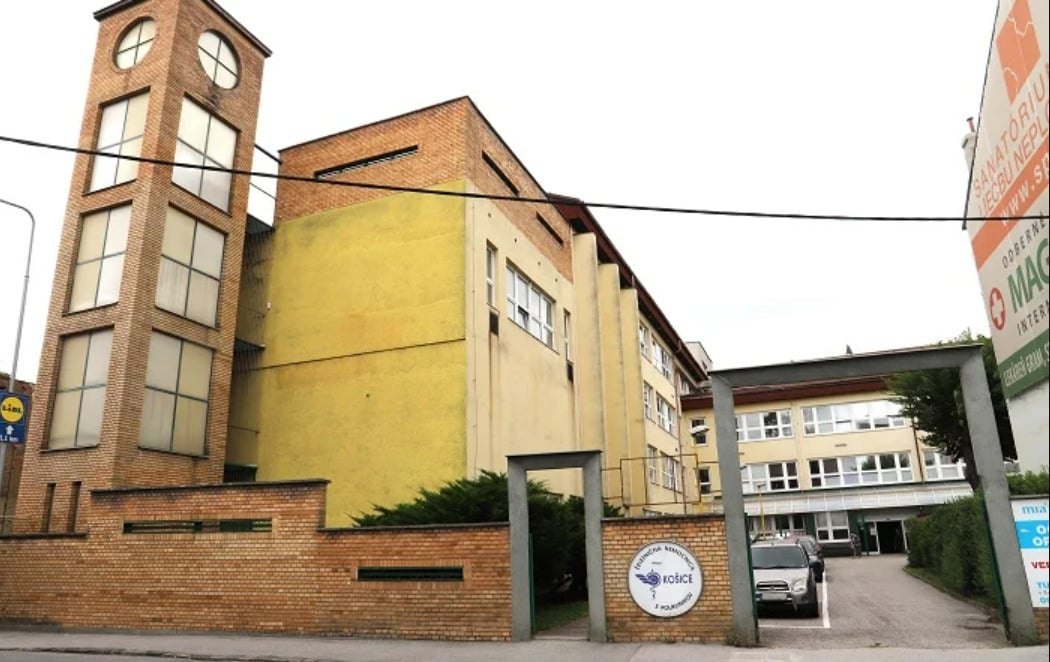 Železničná nemocnica v Košiciach je na predaj! Môže tam stáť hotel či apartmány