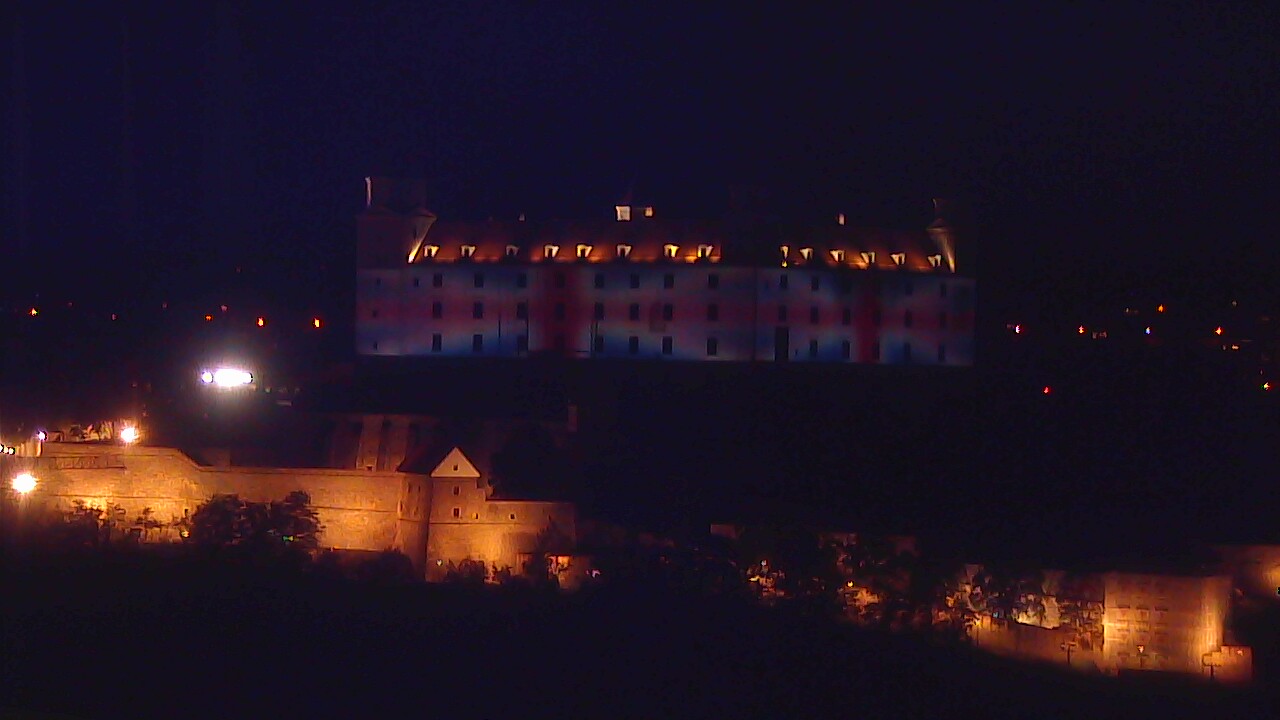 Bratislavský hrad bol nasvietený vlajkou Spojeného kráľovstva (FOTO)