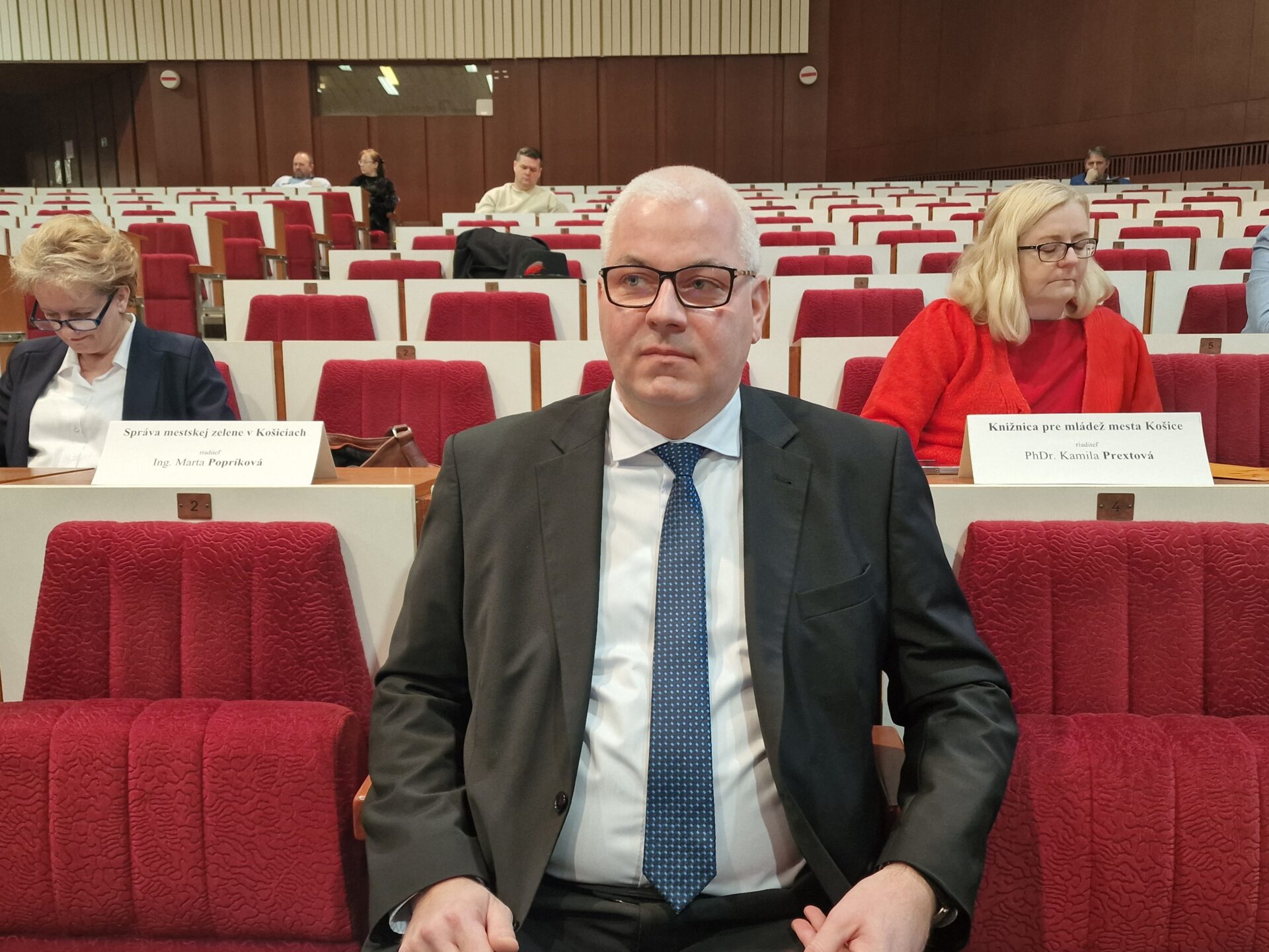 Polaček nemá podporu zastupiteľstva, riaditeľ DPMK ostáva vo funkcii