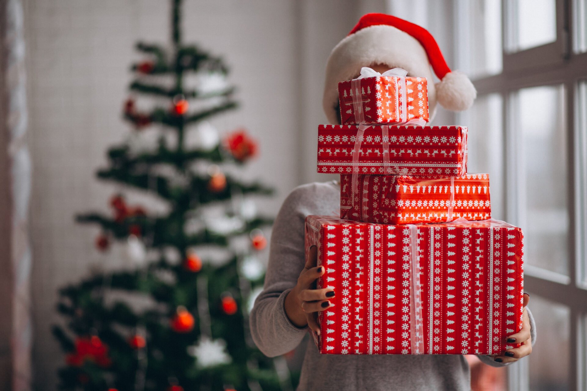 TIPY ako rýchlo zabaliť vianočné darčeky bez baliaceho papiera