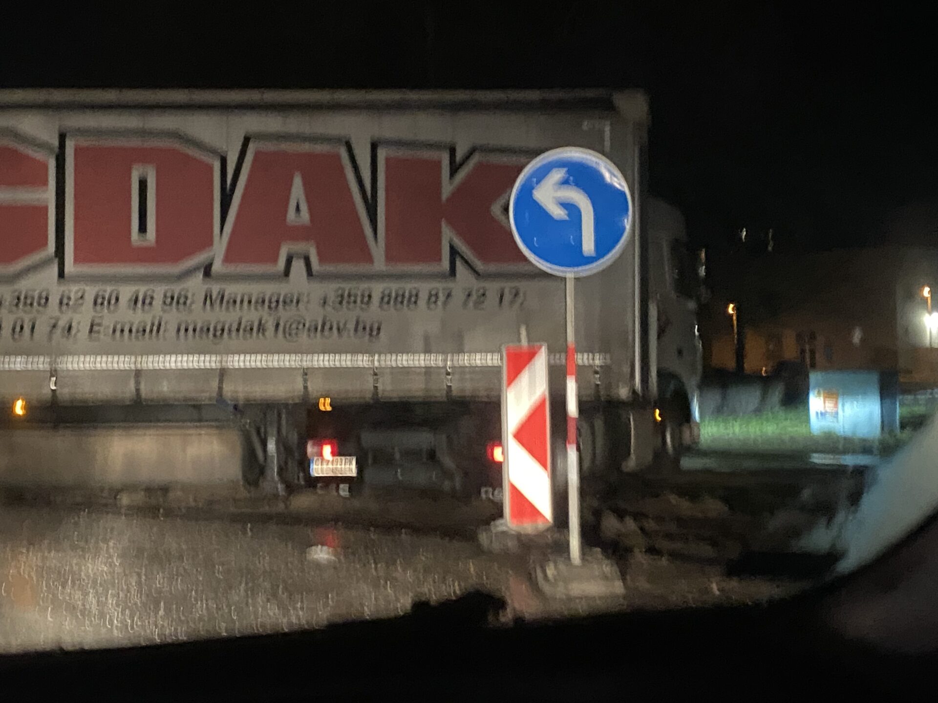AKTUALIZOVANÉ: Kamión zablokoval jeden jazdný pruh na Slaneckej