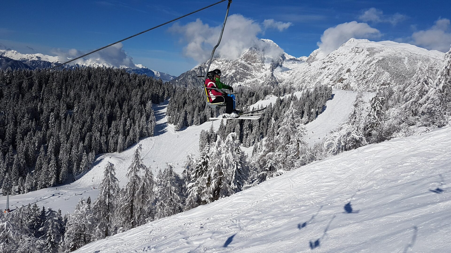 Teplé zimy potrápia mnohé lyžiarske strediská! Prežijú iba tie najvyššie položené