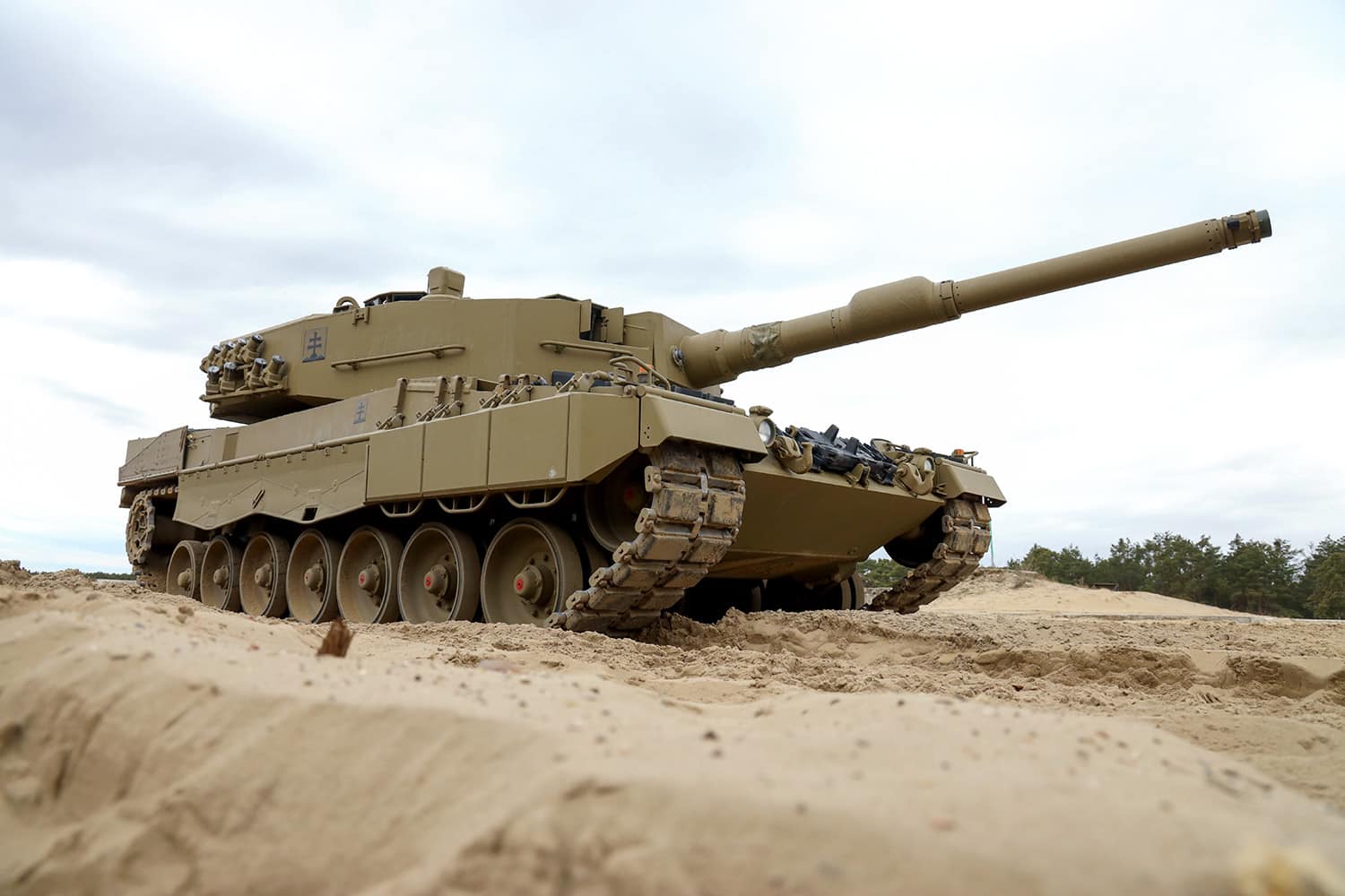 Ozbrojené sily si prevzali už druhý tank typu Leopard 2A4