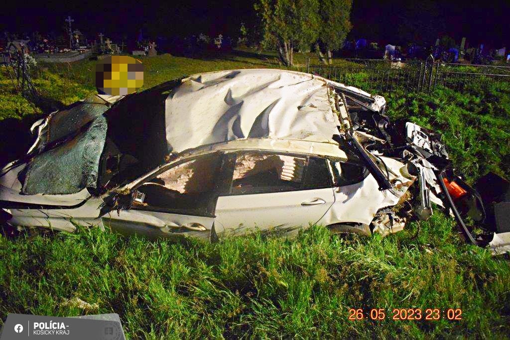 Obrovské nešťastie na východe! 20-ročný vodič zmietol z cesty dve deti (FOTO)
