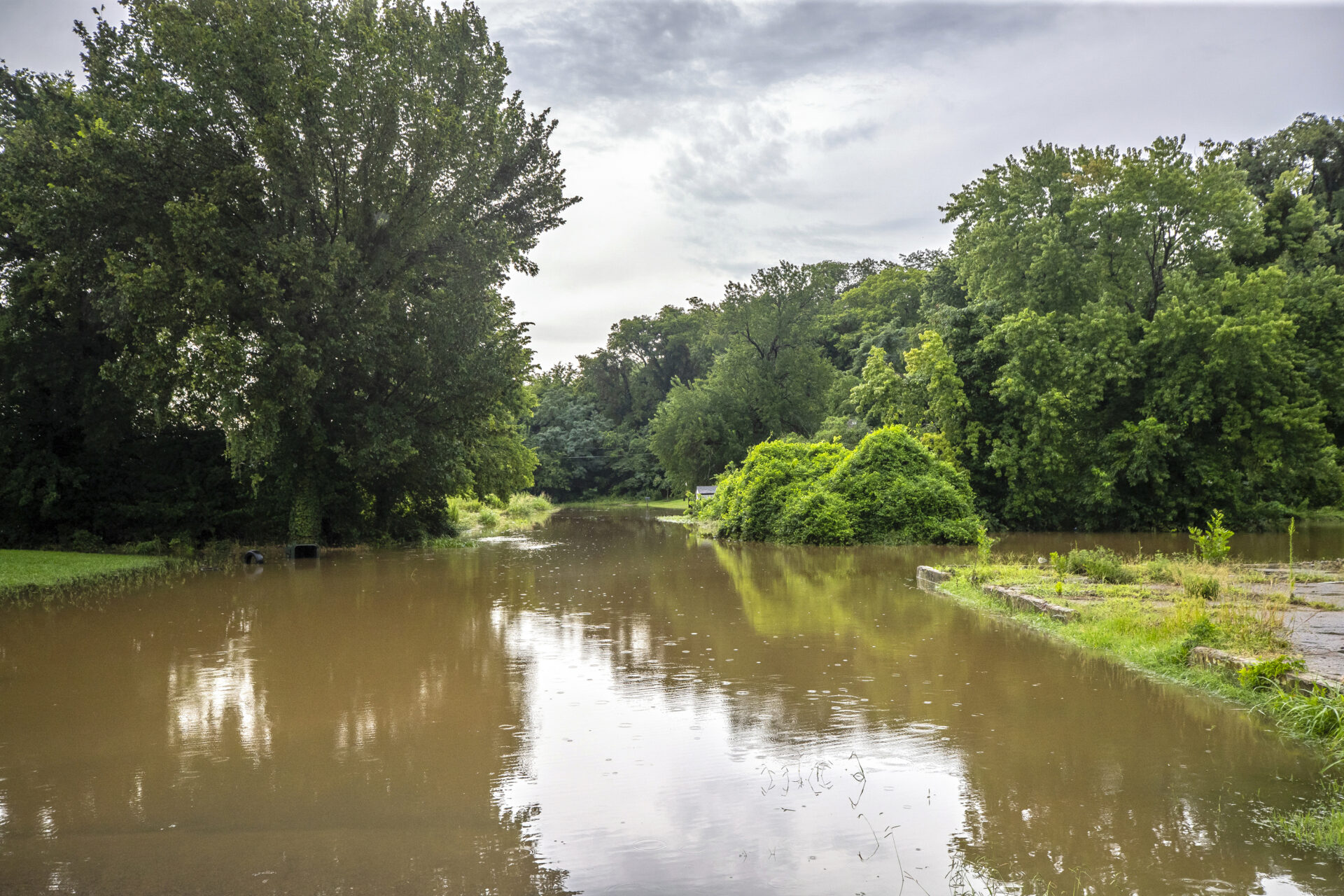 V Košickom kraji stále hrozia povodne