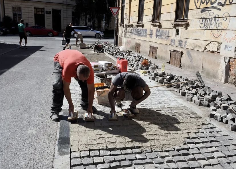 Parkovanie na Bočnej ulici v Košiciach bude mať nový povrch (FOTO)