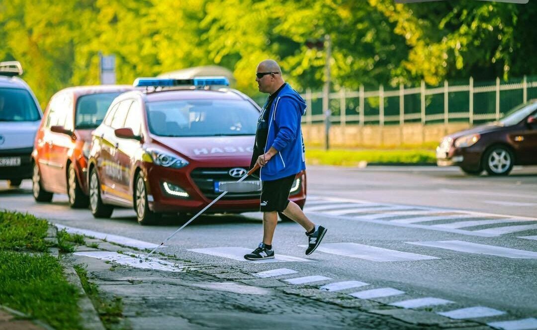 Bezohľadnosť v Košickom kraji: Nevidiacemu nezastavilo takmer 30 % vodičov (FOTO)