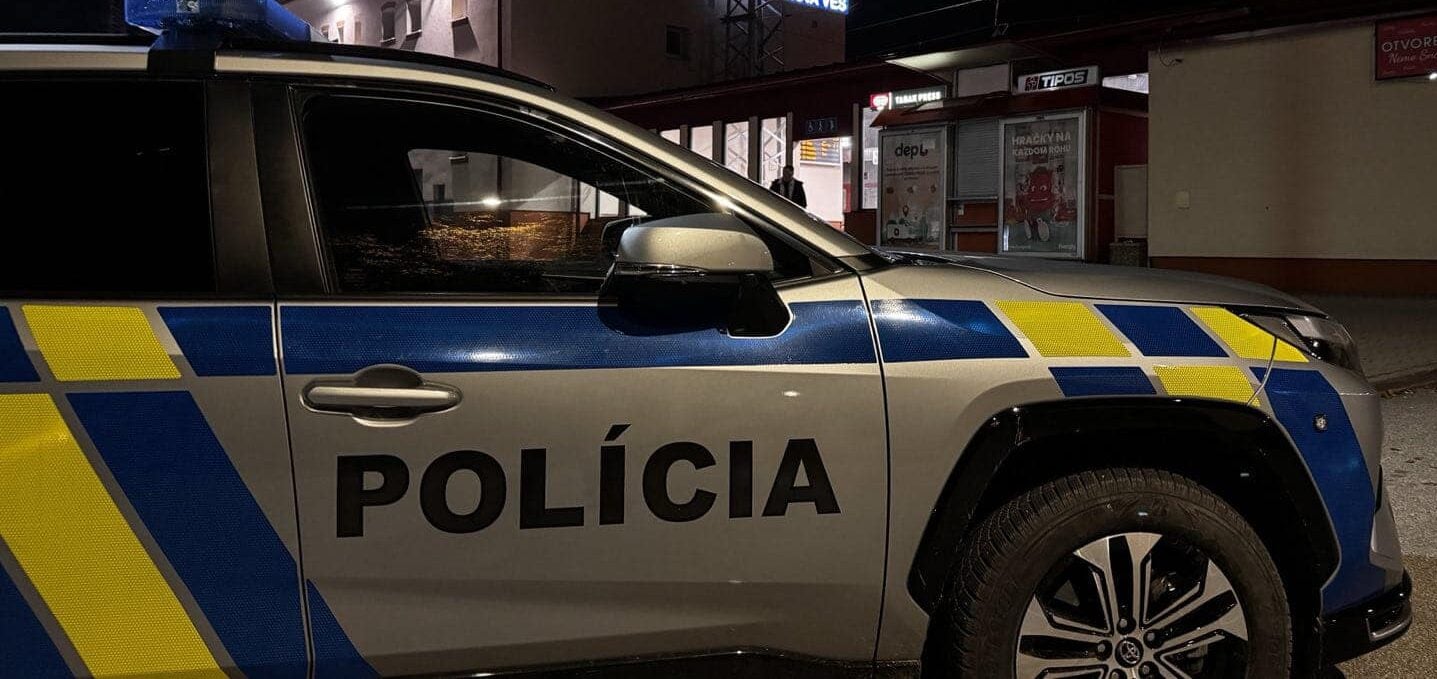 Duchaprítomnosť policajta v Michalovciach zachránila život. Pomohol osobe v zlom zdravotnom stave