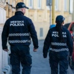 Mestskí policajti a statočná žena zabránili tragédii v Košiciach