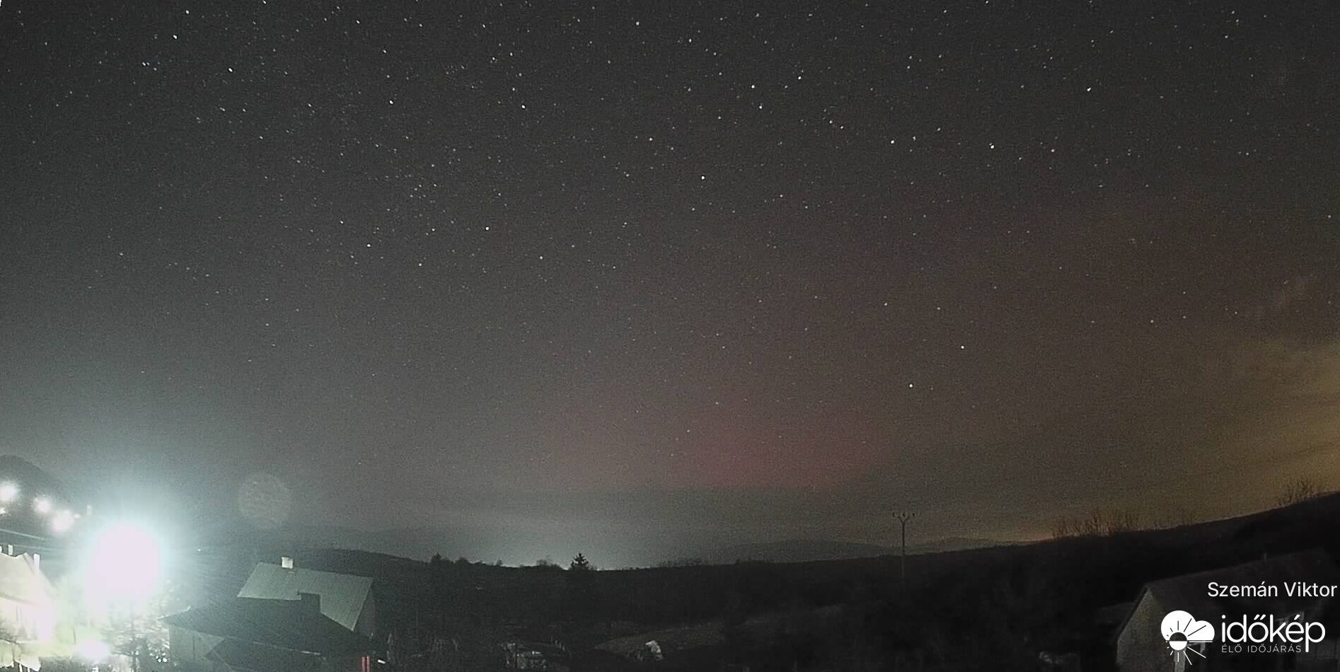 Jedinečný úkaz na nočnej oblohe. Polárnu žiaru bolo vidieť aj neďaleko Košíc (FOTO)