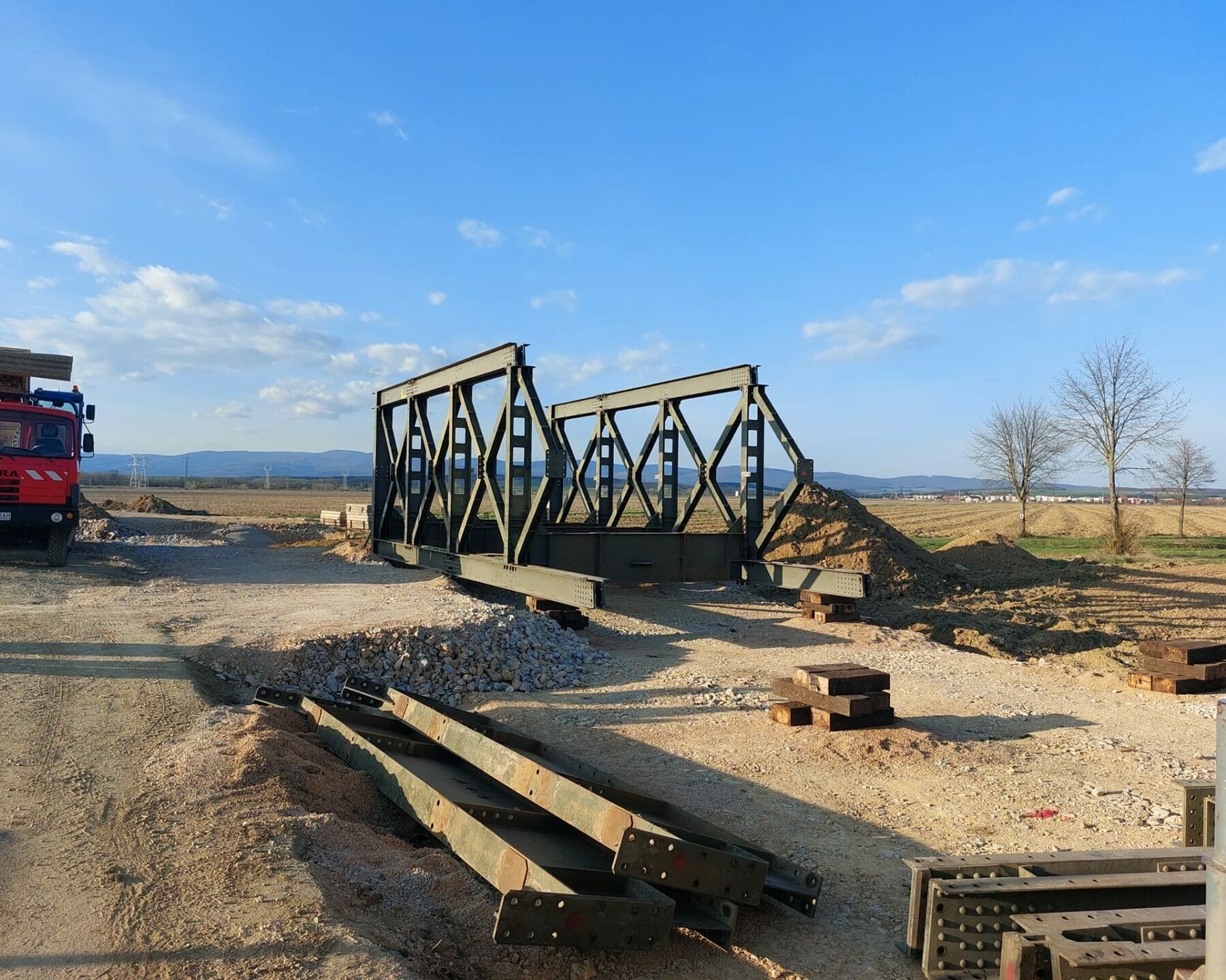 Kraj stavia dočasný most medzi Mokrancami a Buzicou