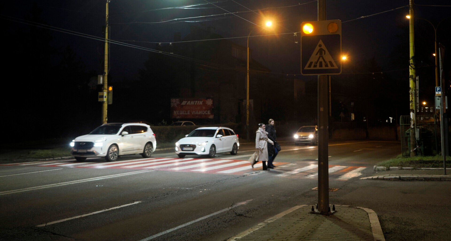 V mestských častiach pribudnú LED osvetlenia na viacerých priechodoch