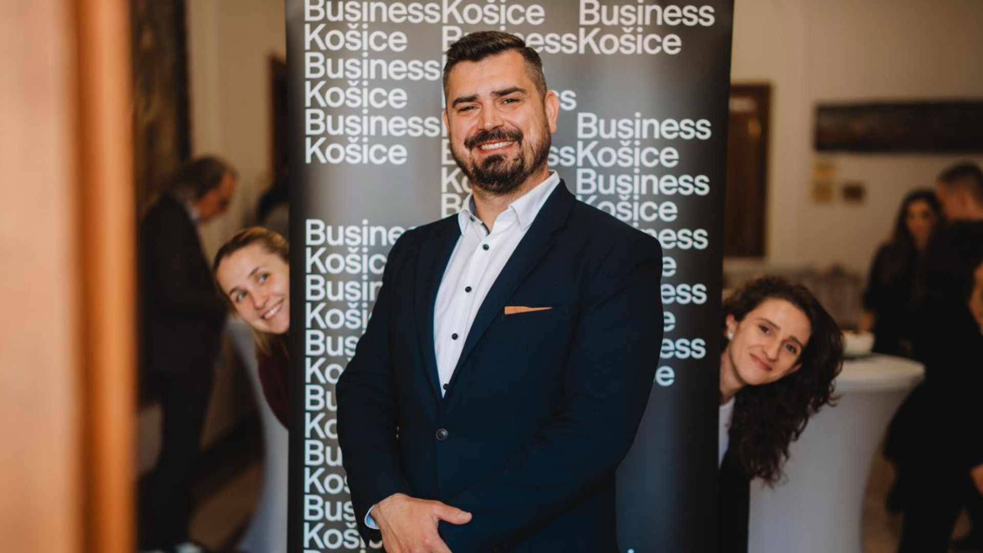 Fotografia k článku Martin Mudrák zverejňuje dáta z prieskumu od agentúry AKO