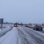 Sneženie komplikuje dopravu v Košickom kraji