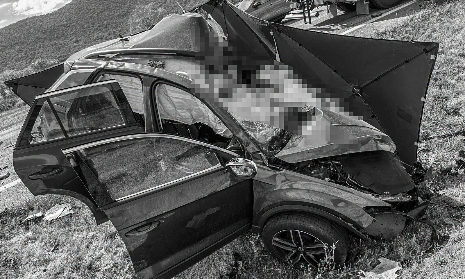 Fotografia k článku Zrážka osobného auta s nákladným vozidlom v okrese Rožňava si vyžiadala život vodiča