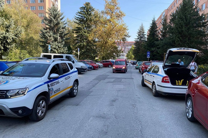 Chaos v parkovaní: mesto nepozná počet miest ani počet rezidentských kariet